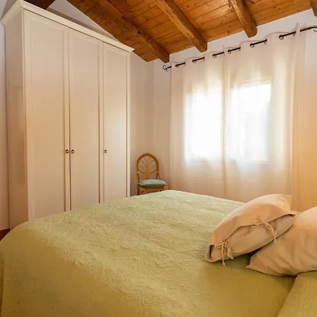 Hébergement de vacances La Littighedda *